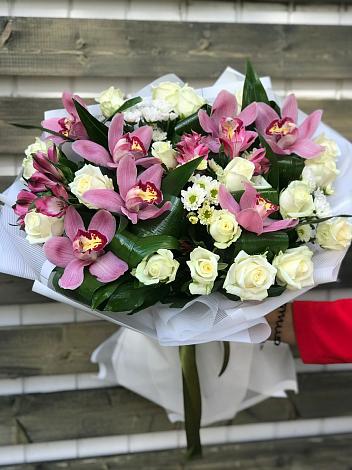Букет цветов из: Розы и Хризантемы в Спасске Кемеровской области