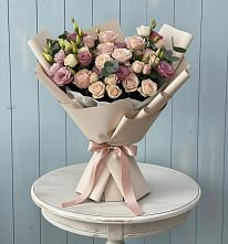 Букет цветов из:  Розы и Лизиантусы в Спасске Кемеровской области