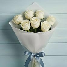 Букет 7 Белых роз Эдлесс Лав в Спасске Кемеровской области