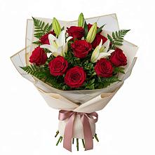 Букет цветов из:  Лилии и Розы в Спасске Кемеровской области