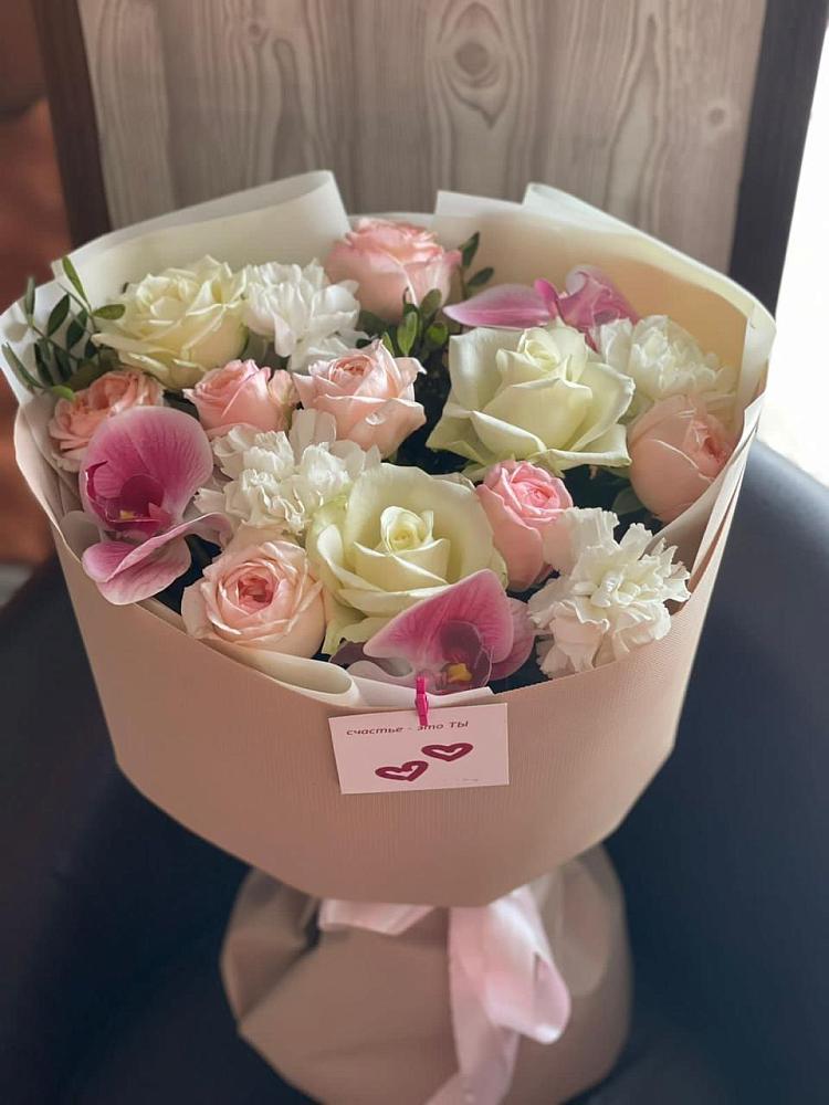 Букет цветов из: Орхидеи, Розы и Гвоздики в Спасске Кемеровской области