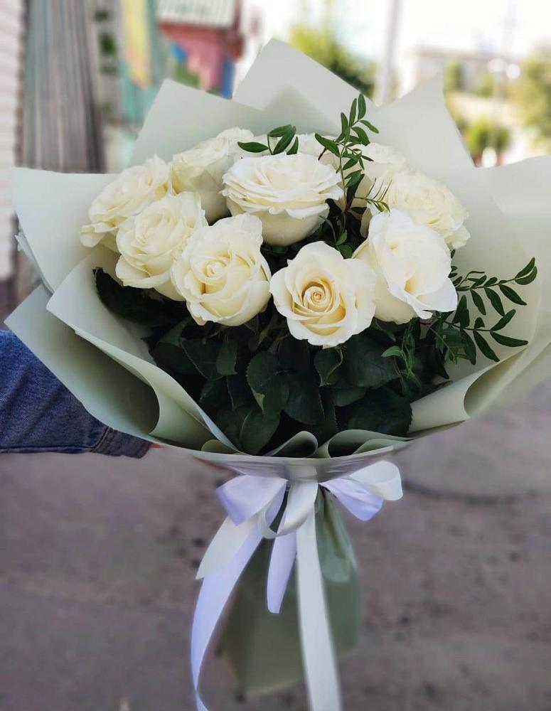 Букет Белые розы Проуд в Спасске Кемеровской области