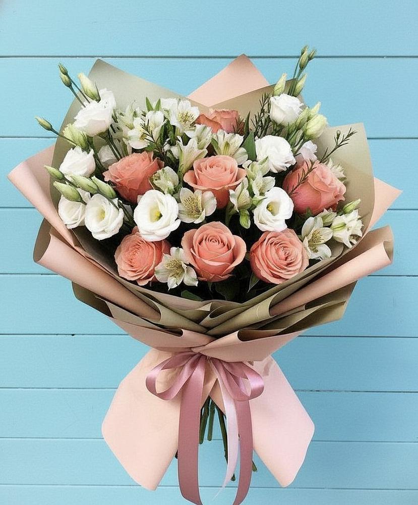Букет цветов из: Розы, Альстромерии и Лизиантусы в Спасске Кемеровской области