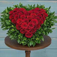 Цветочная композиция из Розы в виде сердца в Спасске Кемеровской области