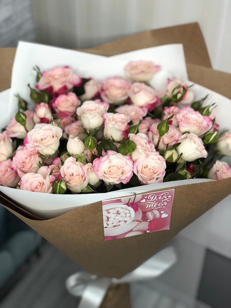 Букет цветов из: Розы в Спасске Кемеровской области