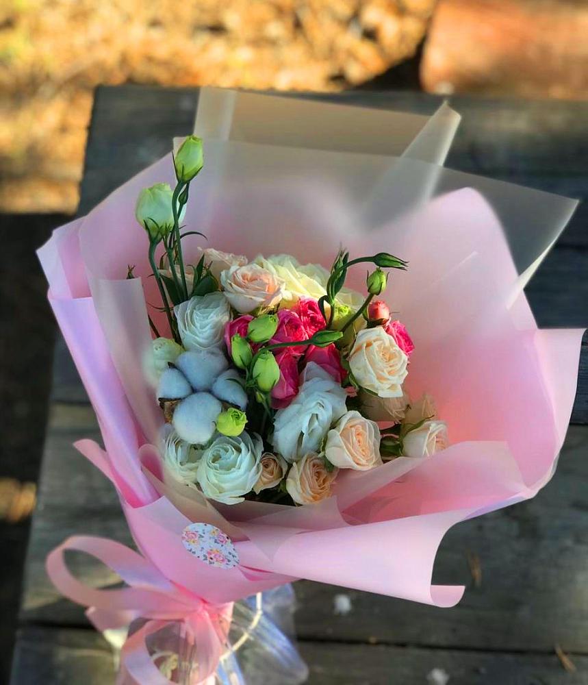 Букет цветов из: Розы и Лизиантусы в Спасске Кемеровской области