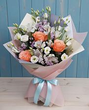 Букет цветов из:  Лизиантусы, Розы, Альстромерии и Гипсофила в Спасске Кемеровской области