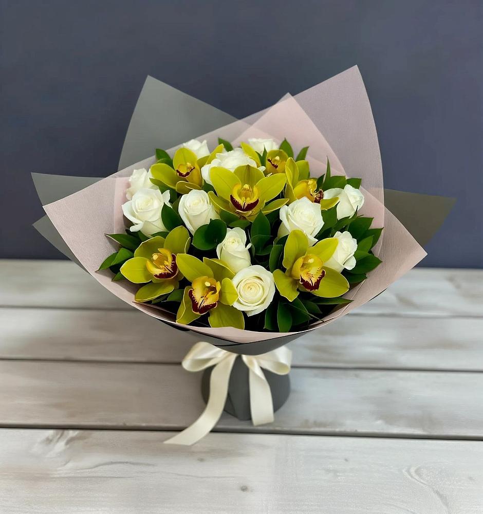 Букет цветов из: Орхидеи и Розы в Спасске Кемеровской области