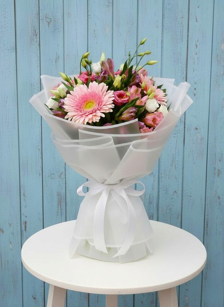 Букет цветов из: Герберы, Альстромерии и Лизиантусы в Спасске Кемеровской области