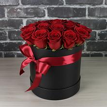 Цветочная композиция из Розы в шляпной коробке в Спасске Кемеровской области