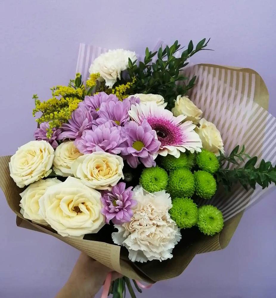 Букет цветов из: Хризантемы, Розы, Гвоздики и Герберы в Спасске Кемеровской области