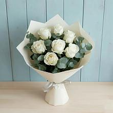 Букет Белые розы в Эвкалипте в Спасске Кемеровской области