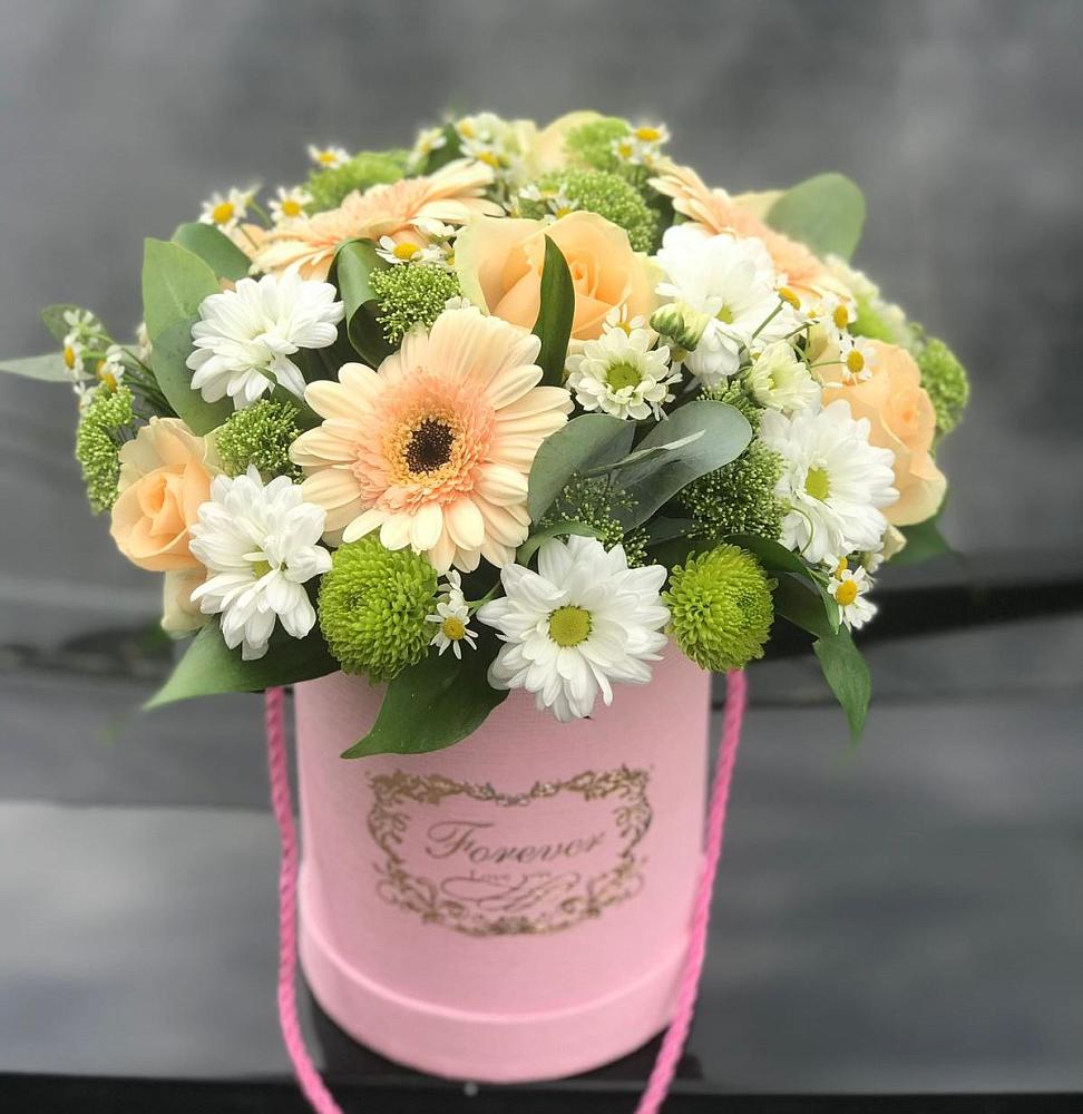 Цветочная композиция из Розы, Герберы и Хризантемы в шляпной коробке в Спасске Кемеровской области