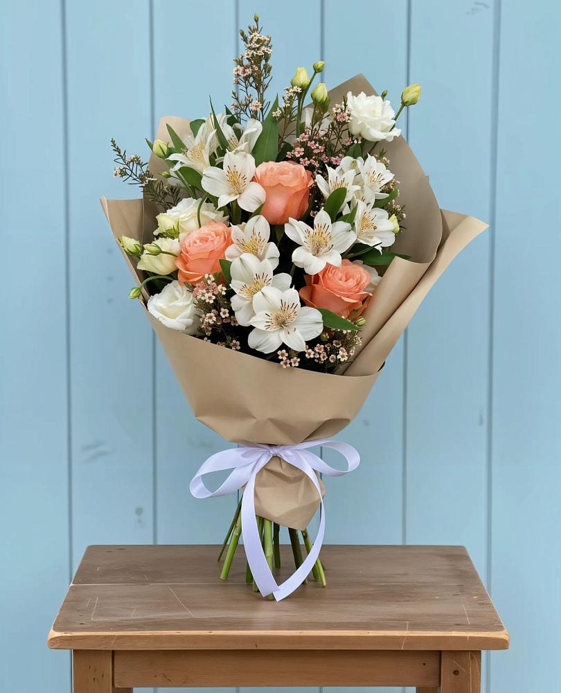 Букет цветов из: Альстромерии, Лизиантусы, Розы и Хризантемы в Спасске Кемеровской области