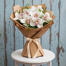 Букет цветов из:  Орхидеи и Розы в Спасске Кемеровской области